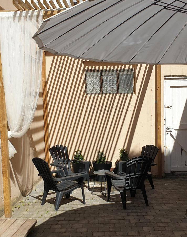 Le Patio Belle Maison En Plein Centre Ville, Avec Grande Terrasse Au Calme Bastogne Exterior foto